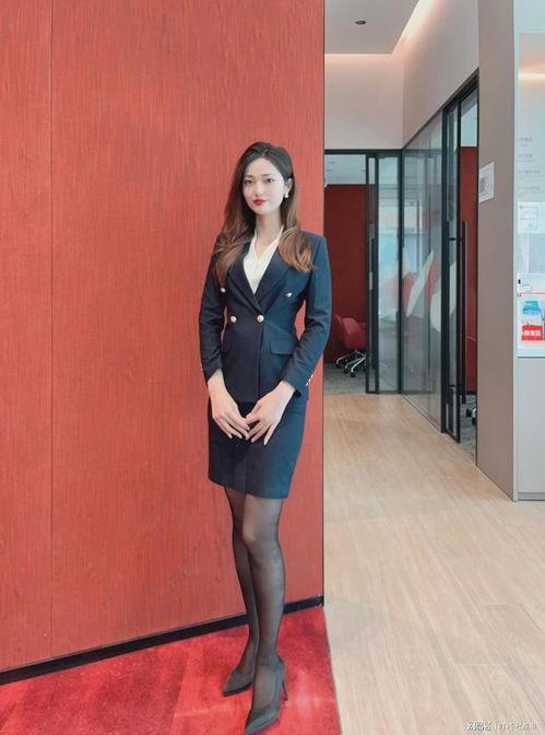 丝袜女职员电影,职场女性的丝袜情缘